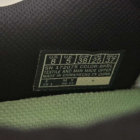 Skechers Women's GOrun Razor 4 with Arch Fit technology. - Picture 6 of 8